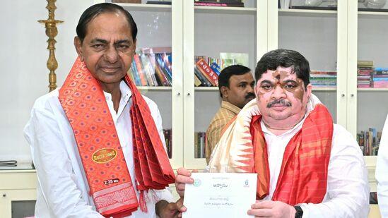 Invitation to KCR : తెలంగాణ తల్లి విగ్రహావిష్కరణ కార్యక్రమానికి రండి.. కేసీఆర్‌కు మంత్రి పొన్నం ఆహ్వానం