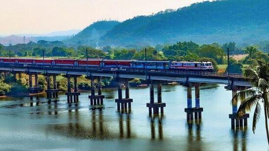 Araku Special trains: అరకు పర్యాటకులకు శుభవార్త, డిసెంబర్ 28 నుంచి వారాంతాల్లో స్పెషల్ ట్రైన్