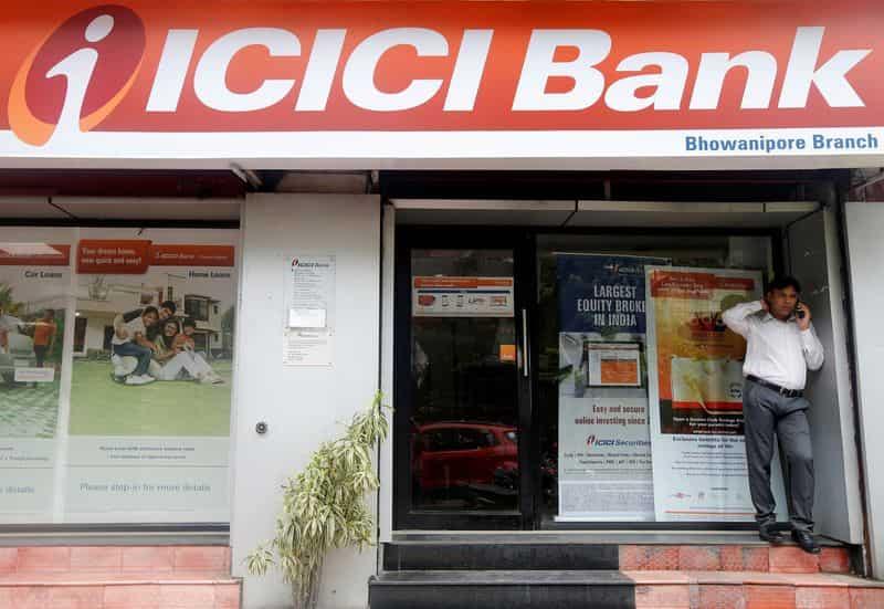 ICICI బ్యాంక్: ఈ బ్యాంకింగ్ స్టాక్‌ టార్గెట్ ధర రూ. 800గా బ్రోకరేజీ సంస్థ సిఫారసు చేస్తోంది. ఇది 18 శాతం పెరుగుదలను సూచిస్తుంది. స్టాప్ లాస్ రూ. 570 అని, ఎంట్రీ రేంజ్ రూ. 655-635 అని బ్రోకరేజ్ తెలిపింది. పిచ్‌ఫోర్క్ సాధనం ప్రకారం స్టాక్ 620 మార్కుకు చేరువవుతోంది,&nbsp;