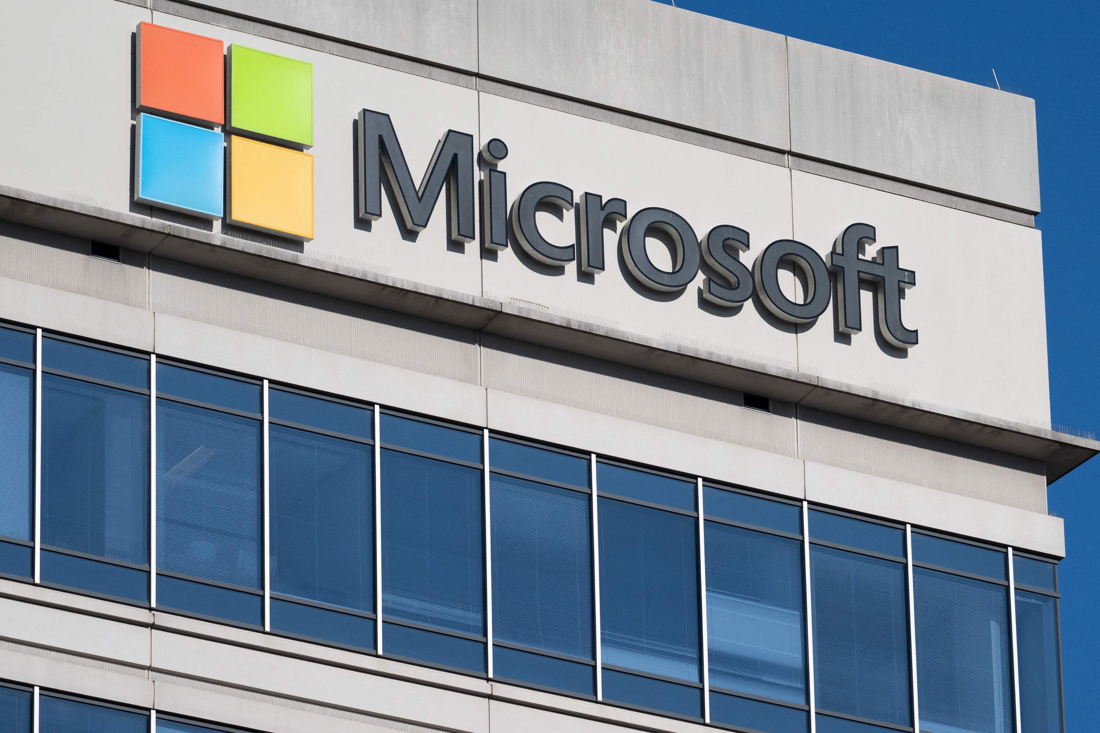 Microsoft | దిగ్గజ టెక్నాలజీ సంస్థ మైక్రో సాఫ్ట్ (Microsoft) 2023 లో 10 వేల మంది ఉద్యోగులను తొలగించనున్నట్లు ప్రకటించింది. ఇది సంస్థ మొత్తం ఉద్యోగుల సంఖ్య సుమారు 5%.