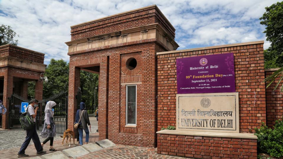 DU Recruitment: 111 Assistant Professor posts in Sri Aurbindo College on offer