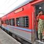 <p>కరోనా పరిస్థితిలో సీనియర్ సిటిజన్ల మాఫీని భారతీయ రైల్వే రద్దు చేసింది</p>