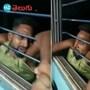 Viral video: రైలు కిటికీలోంచి ఫోన్ చోరీకి యత్నం.. ఇలా దొరికిపోయాడు