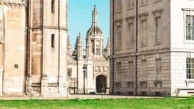 University of Cambridge: ఇంగ్లండ్ లోని కేంబ్రిడ్జ్ లో ఉన్న యూనివర్సిటీ ఆఫ్: కేంబ్రిడ్జ్ లో చదువుకోవడం ప్రపంచవ్యాప్తంగా ఎంతో మంది విద్యార్థులకు ఒక కల.