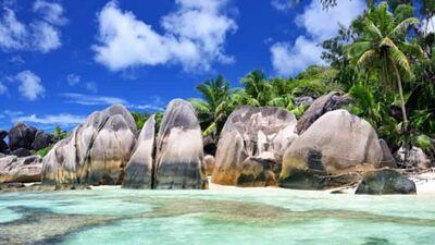Seychelles: సీషెల్స్. హిందూ మహా సముద్రంలోని ద్వీప సముదాయం. అద్భుతమైన బీచ్ లు, దట్టమైన అడవులు ఇక్కడి స్పెషాలిటీ.