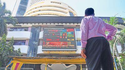 Stock Market: లాభాలతో స్టాక్ మార్కెట్ సూచీలు షురూ