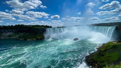 Niagara Falls, Canada and USA: అమెరికా, కెనడా సరిహద్దుల్లోని నయాగరా ఫాల్స్. మూడు వేర్వేరు జలపాతాలు కలిసి ఈ నయాగరా ఫాల్స్ ఏర్పడ్డాయి.