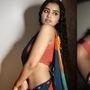 <p>Anupama Sexy Photos: చూశారుగా.. బబ్లీ గర్ల్ అనుపమ పరమేశ్వరన్ ఎలా తన అందాలను ఆరబోస్తోందో. చీరలోనూ ఇలా నడుము ఒంపులు చూపిస్తూ సెక్సీ ఫొటోషూట్ చేసింది.</p>