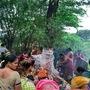 Nagula Chavithi: నాగుల చవితి రోజు పుట్ట వద్ద పూజలు చేస్తున్న దృశ్యం