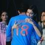 <p>Team India: ఆస్ట్రేలియా చేతుల్లో ఫైనల్ ఓడిన తర్వాత బాధలో ఉన్న విరాట్ కోహ్లిని ఓదారుస్తున్న భార్య అనుష్క శర్మ.</p>